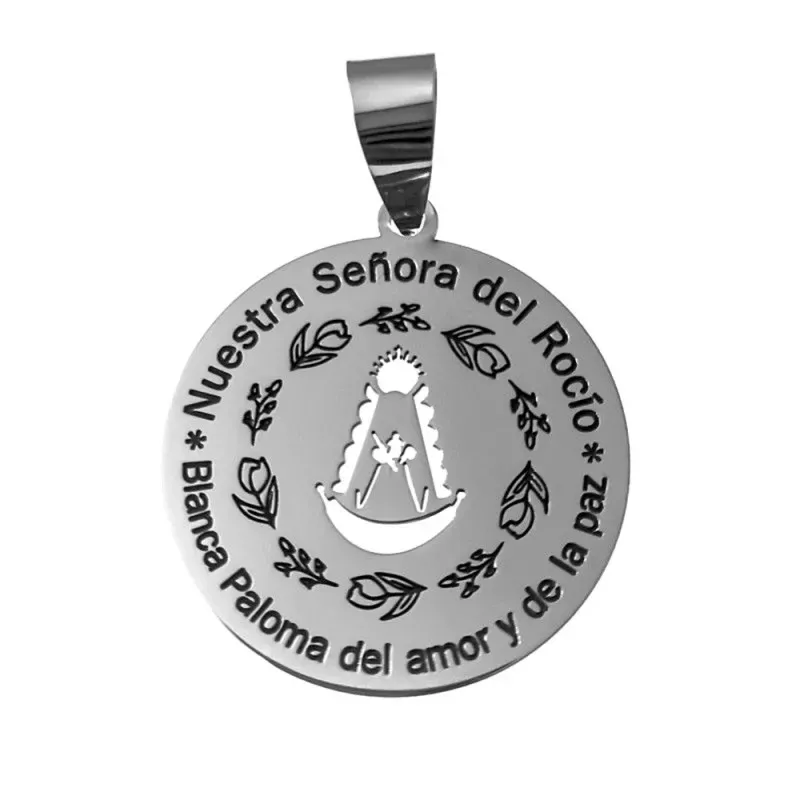 Colgante plata Ley 925m medalla 30mm. Virgen del Rocío centro figura calada borde texto grabado