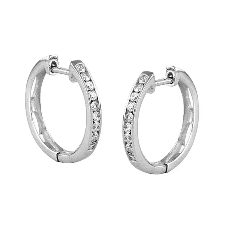 Pendientes Oro Blanco 18k modelo Viena (18 diamantes brillantes 1,30mm. 0,20 cts.) Medida: 15mm.