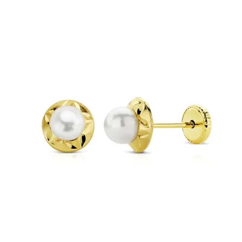 Pendientes oro 9k niña 6 mm. redondos orla tallada perla centro 4 mm.