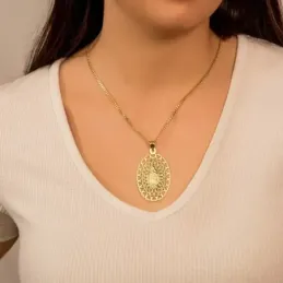 Virgen de Guadalupe Medalla Oro 18k unisex 50 mm. ovalada cerco calad