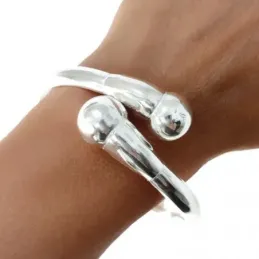 Pulsera Brazalete Plata Ley 925m mujer lisa detalle dos bolas 14 mm.