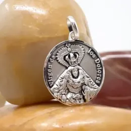 Virgen de los Dolores Medalla Plata Ley 925m maciza 22 mm.. Grabación
