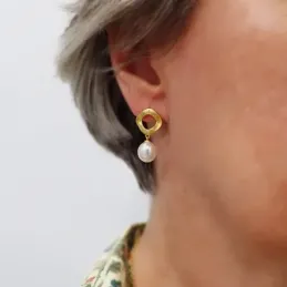 Pendientes plata Ley 925m chapados oro 27mm. rombo matizado circonitas perla cultivada colgando