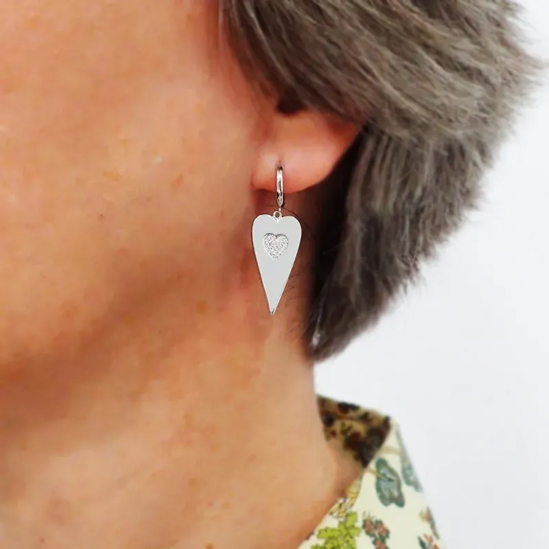 Pendientes plata Ley 925m rodiados aros 12mm. lisos colgando corazón centro circonitas corazón