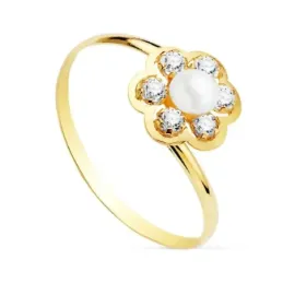 Sortija oro 18k niña detalle flor centro perla 3.5mm. pétalos circonitas