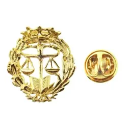 Insignia profesional Derecho escudo oro 18k 18 mm. pin cierre trasero