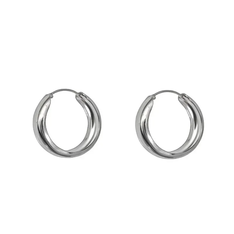 Aros Pendientes en Plata de Ley 925m de media caña en 16 mm. lisos