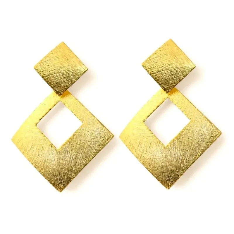Pendientes en Plata de Ley 925m chapados en oro de 18 mm. dos piezas