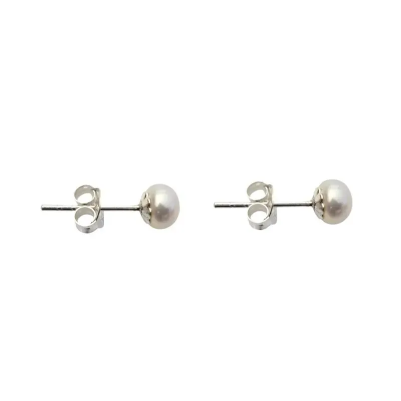 Pendientes en Plata de Ley 925m perla de 5 mm. forma de botón con cas