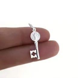 Colgante plata Ley 925m llave San Benito 25mm. unisex