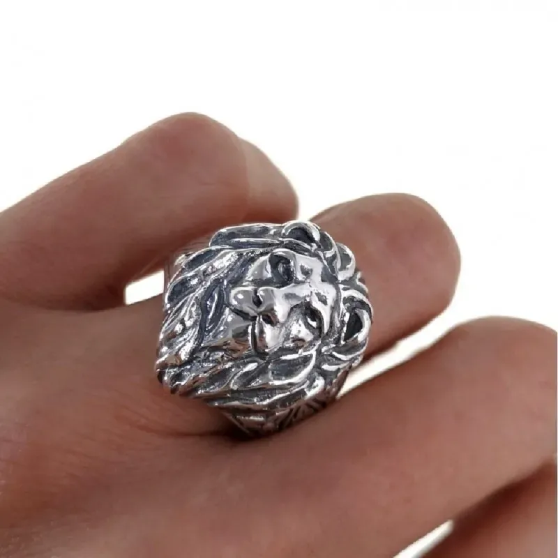 Anillo plata Ley 925m hombre cabeza león oxidado detalles