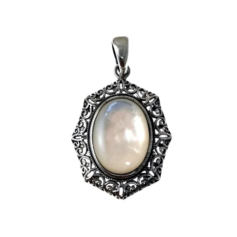 Colgante plata Ley 925m mujer 30mm. centro piedra nácar oval borde calado filigrana