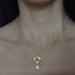 Gargantilla plata Ley 925m chapada oro 40.5cm. colgante matizado detalle circonitas perla cultivada