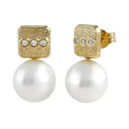 Pendientes Oro Amarillo 18k modelo Comunión (6 diamantes 1,25mm. 0,06 cts.)