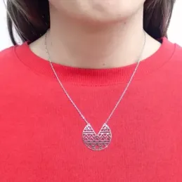 Gargantilla plata Ley 925m mujer 41cm. rodiada luna invertida azteca centro cenefa calada mosquetón