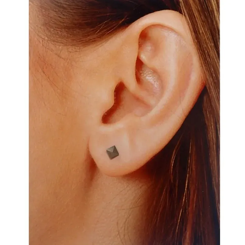 Pendientes plata Ley 925m pirámide marrón 4x4 mm. mujer cierre presión