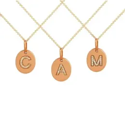 Colgante personalizado con cadena Oro Rosa 18k modelo Circles Diferentes iniciales.