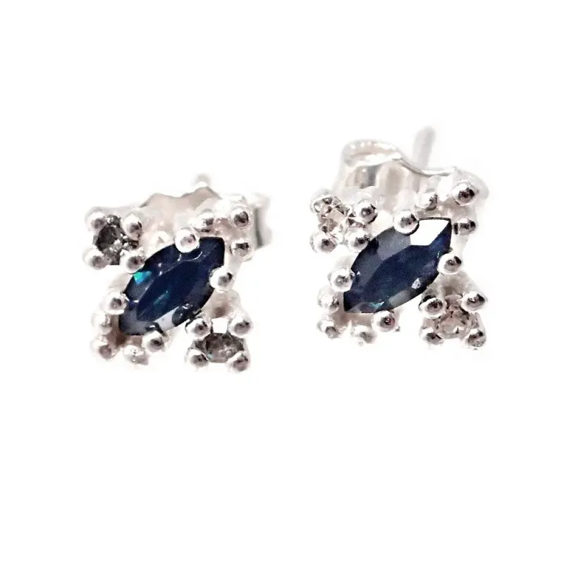 Pendientes plata Ley 925m centro circonita oval azul garras 9mm laterales circonitas blancas presión