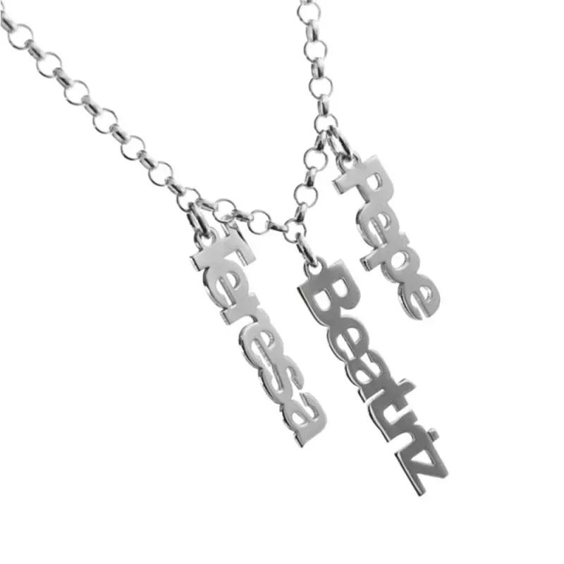 Colgante plata Ley 925m personalizable un nombre vertical liso