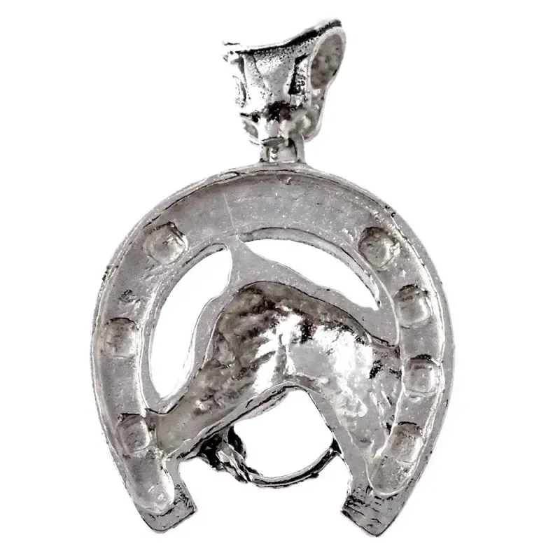 Colgante plata Ley 925m herradura 22mm. amuleto suerte cabeza caballo mate detalles tallados brillo
