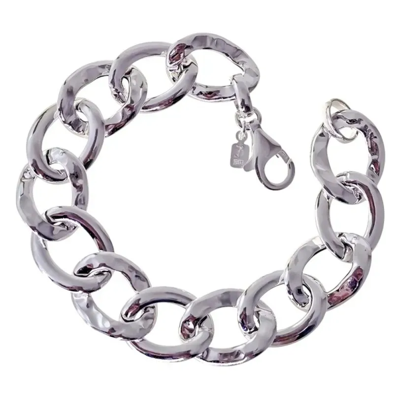 Pulsera en Plata de Ley 925m de 19.5 cm. barbada hueca de 19 x 15 mm.