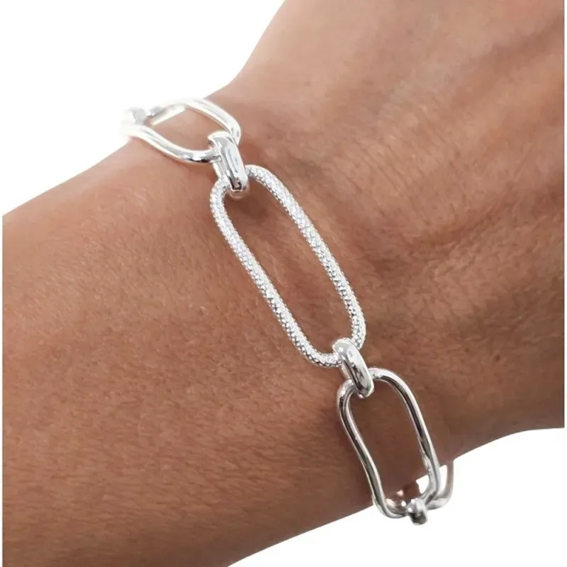 Pulsera en Plata de Ley 925m de 19 cm. eslabones ovalados huecos de 2