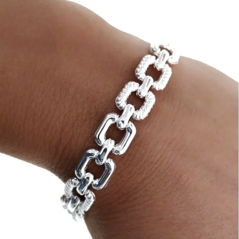 Pulsera Plata de Ley 925m con 20 cm. eslabones cuadrados estampados c