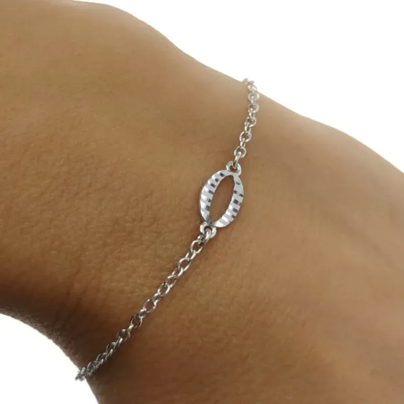 Pulsera Plata Ley 925m de 17 cm. con detalle ovalado de 9 mm.