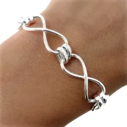 Pulsera con Infinitos en Plata de Ley 925m con 18 cm. eslabones grand