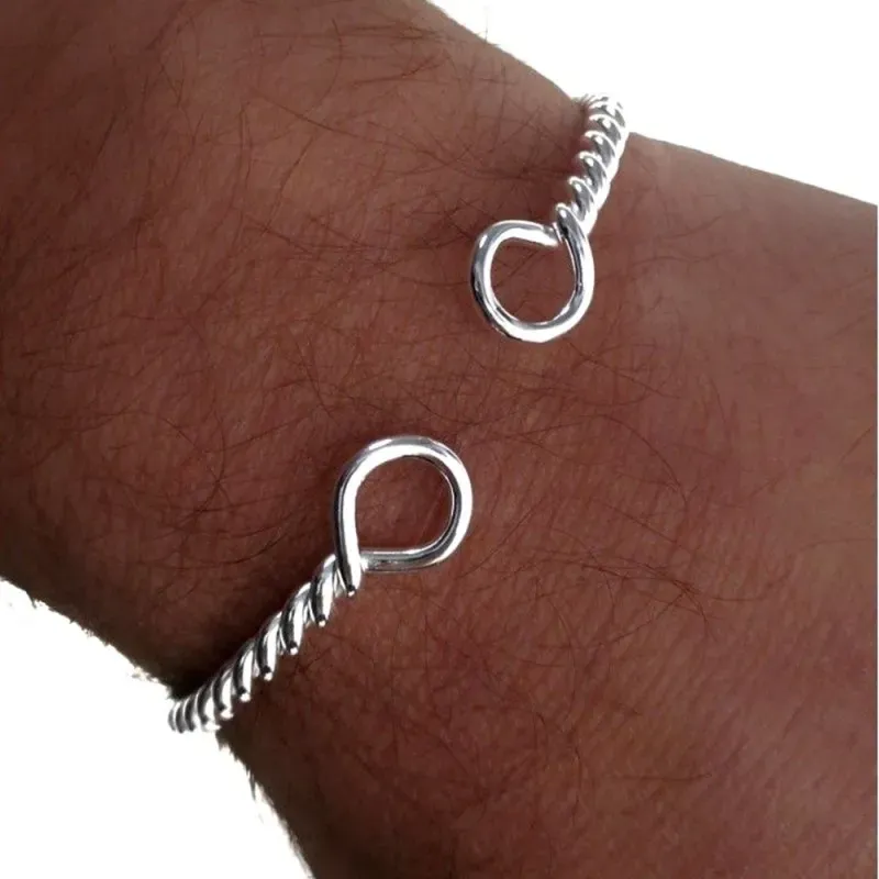 Brazalete Pulsera Rígida en Plata de Ley 925m con 60 mm. hombre hilo