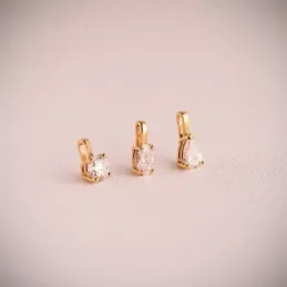 Colgante Oro de 18k con diamante brillante de laboratorio ovalado de