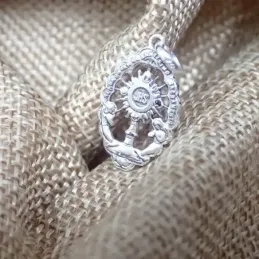Santísimo Sacramento Medalla en Plata de Ley 925m maciza de 33 mm.