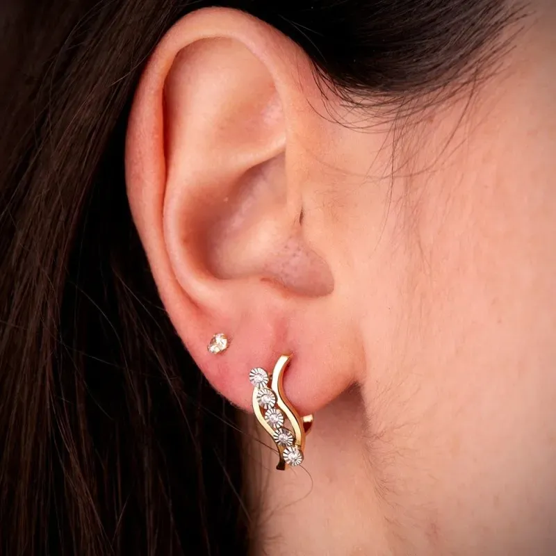 Pendientes en Oro Bicolor de 17 mm. bandas combinadas con circonitas