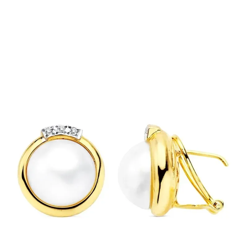 Pendientes en Oro de 18k con 12 mm. perla japonesa en el centro detal