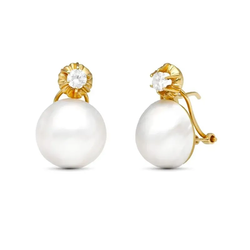 Pendientes en Oro 18k con perla japonesa de 14 mm. combinada con circ