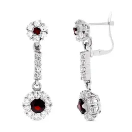 Pendientes Largos en Oro Blanco de 18k con 33 mm. cuajos de circonita