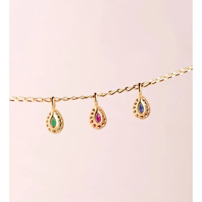 Colgante en Oro 18k de 11 mm. forma de gota con piedra roja en el cen