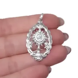 Santísimo Sacramento Medalla Plata Ley 925m maciza 35 mm.. Grabación