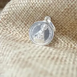 Virgen de Tíscar Medalla Plata de Ley 925m con 13 mm. patrona Cazorla