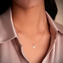 Colgante Inicial en Oro de 18k letra R con 8.3 mm. lisa acabada en br