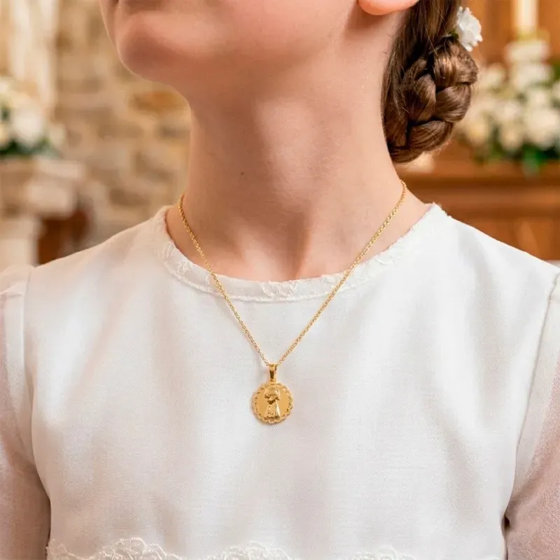 Virgen Niña Medalla en Plata de Ley 925m chapada en oro 19 mm. para P