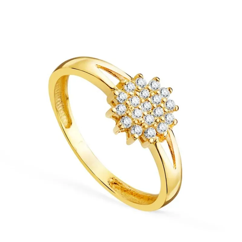 Sortija en Oro 18k con cuajo de circonitas centro cabeza de 7.5 mm. a