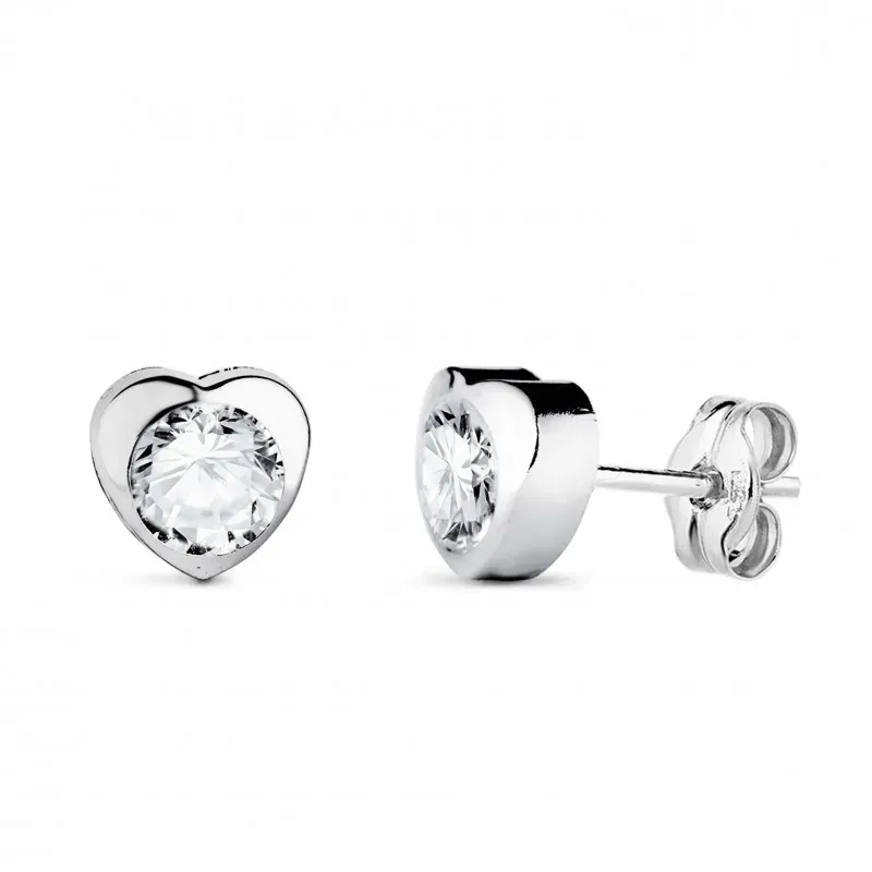 Pendientes en Oro Blanco de 18k con 6 mm. forma de corazón circonita