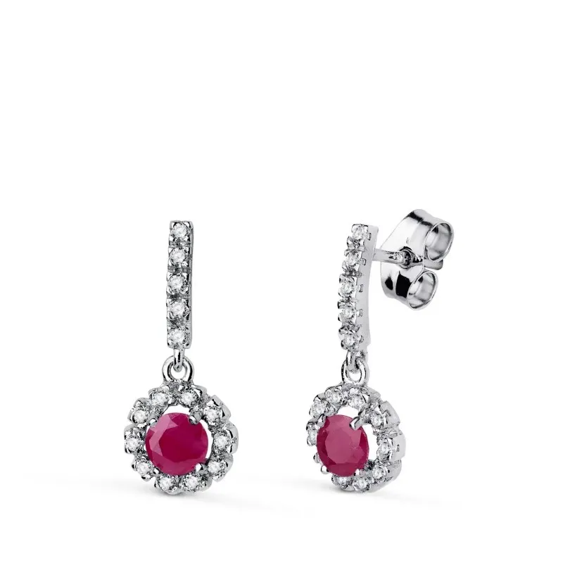 Pendientes en Oro Blanco de 18k con 18 mm. rubí de 4 mm. con 0.56 ct.