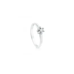Solitario en Oro Blanco de 18k con diamante central de 0.30 ct.