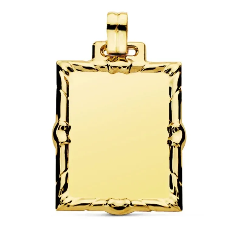 Colgante oro 9k chapa 34mm. lisa rectangular detalle cerco tallado
