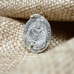 Cristo de Medinaceli Medalla Plata Ley 925m maciza de 17 mm. ovalada