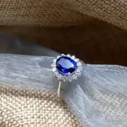Sortija oro blanco 18k zafiro brillantes 0,56ct. [AB2839]
