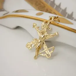 Cristo de la Legión Colgante en Plata de Ley 925m chapado en oro con