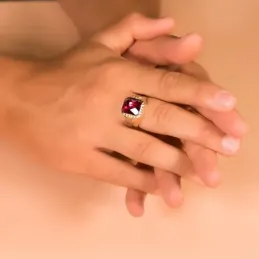 Sello oro 18k caballero espinela roja tallada [AB4740]